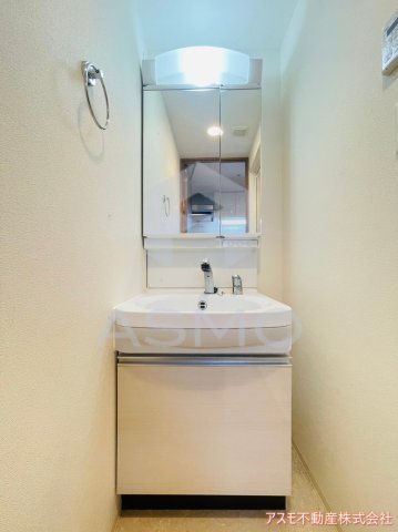 洗面設備　同マンション別部屋　参考写真
