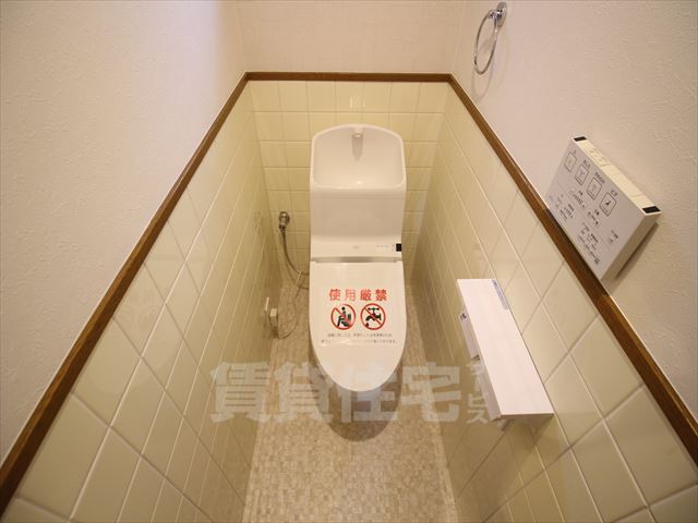 阪急京都線 高槻市駅 徒歩18分 2階建 築55年のトイレ写真
