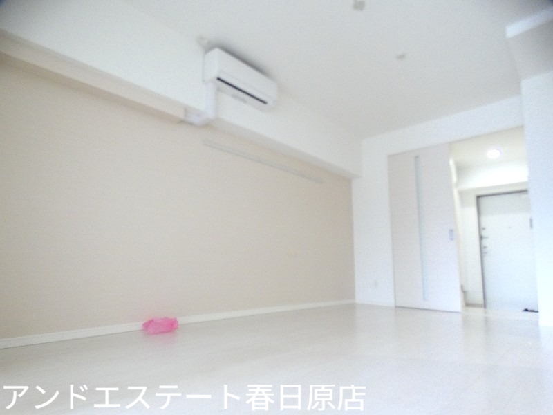西鉄天神大牟田線 大橋駅 バス乗車時間：25分 最寄りバス停で下車 徒歩5分 12階建 築9年の居間写真