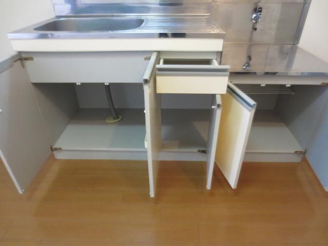 その他　★キッチンの下部収納です★