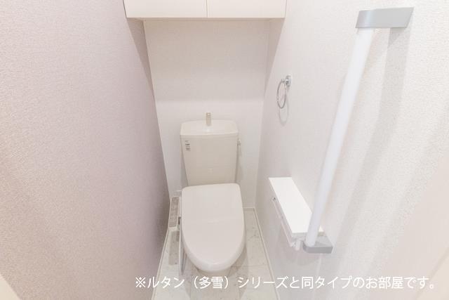 トイレ　温水洗浄暖房便座（同タイプ）