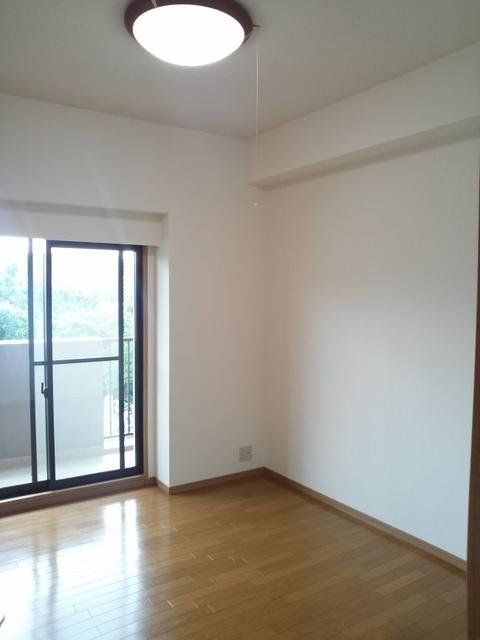 スカイハイツ県庁前の居間写真