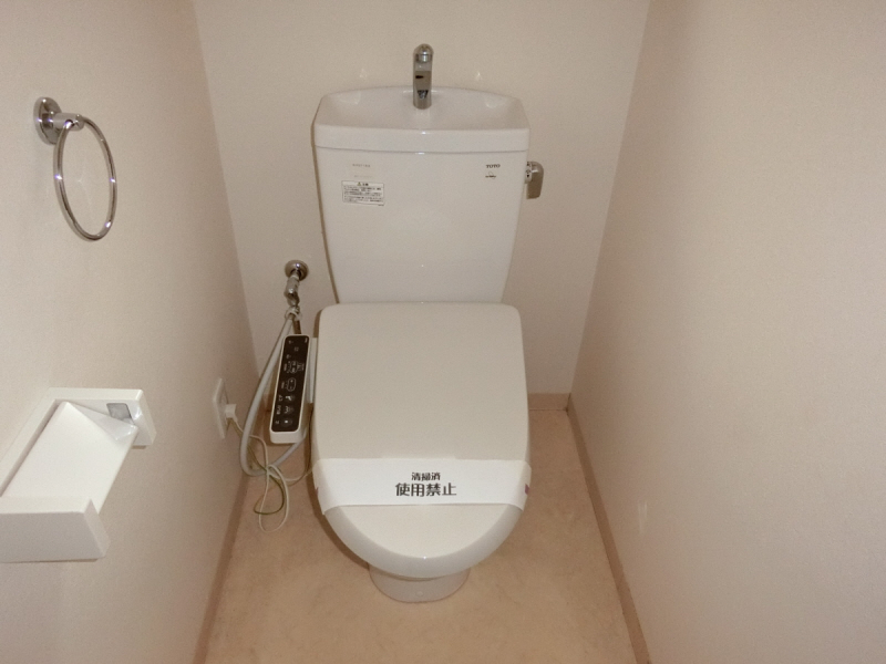 ＪＲ山陽本線 西明石駅 徒歩3分 10階建 築19年のトイレ写真