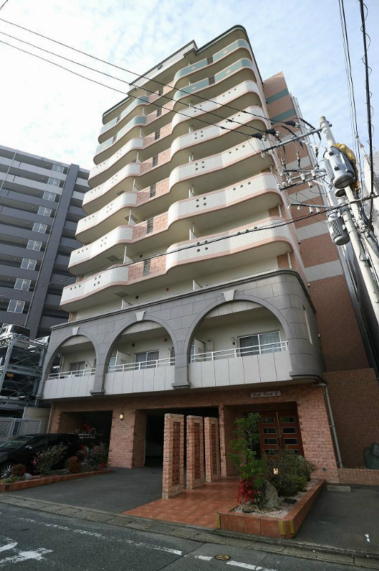 建物外観　エントランス