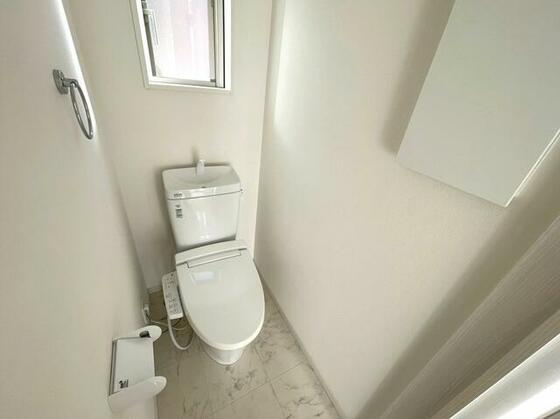 トイレ　※同タイプの新築物件の参考写真になります