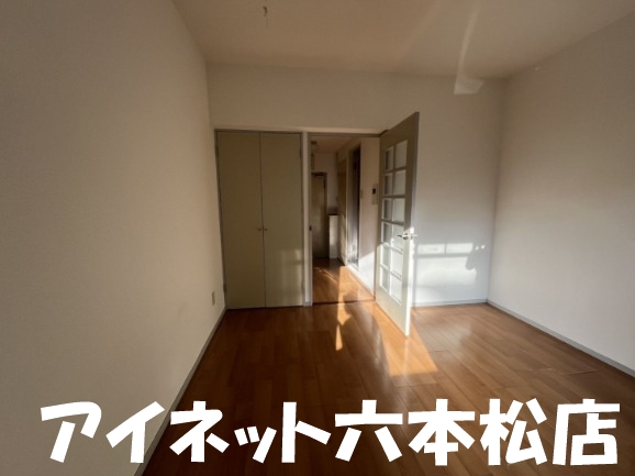 地下鉄七隈線 茶山駅 徒歩9分 4階建 築37年の内装写真