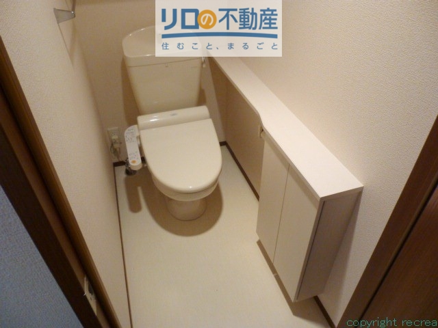 ヴィラソレアーダ中野B棟のトイレ写真