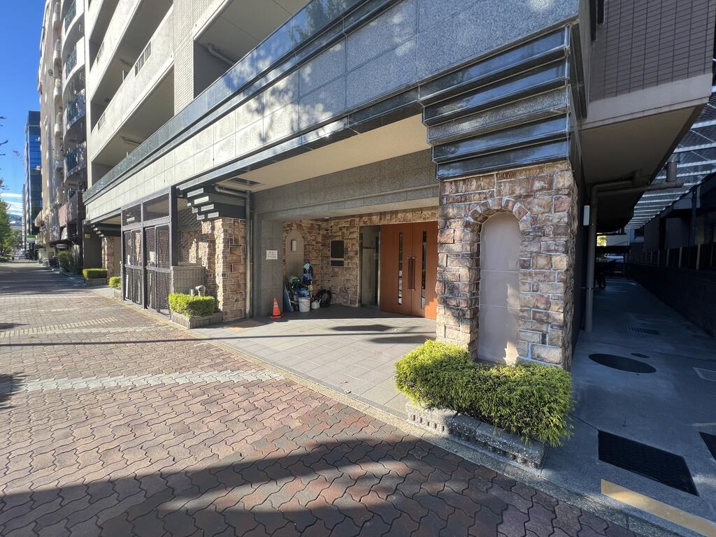 ファミリアーレ白川公園の外観写真