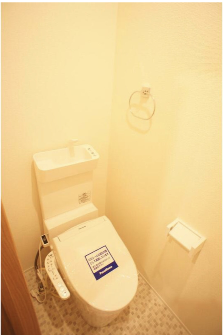 京急本線 平和島駅 徒歩8分 3階建 築12年のトイレ写真