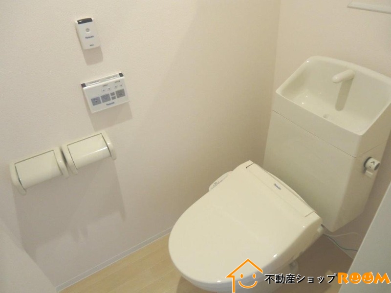 ＪＲ鹿児島本線 西牟田駅 徒歩74分 2階建 築10年のトイレ写真