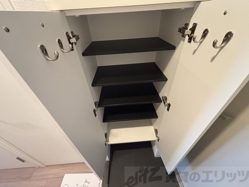 収納　シューズボックス