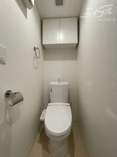 トイレ　洗浄付きトイレになります。