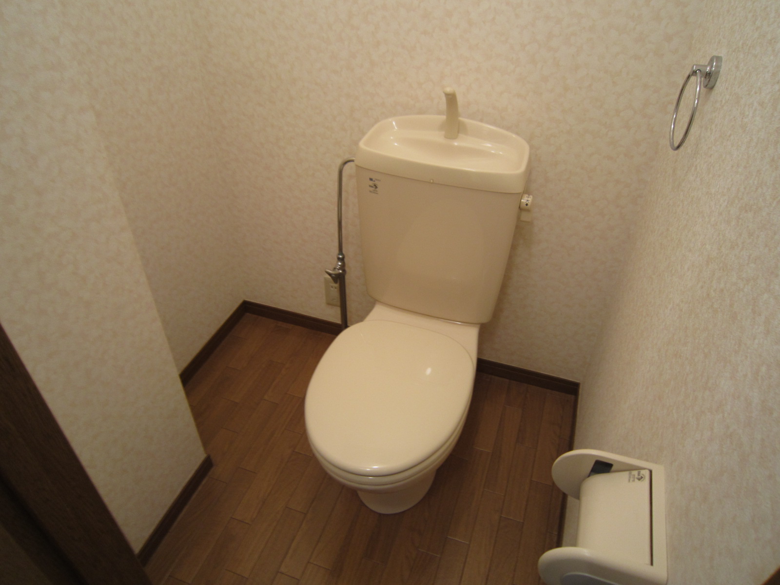 トイレ　トイレ