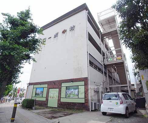 【京都市山科区大塚野溝町のマンションの建物外観】