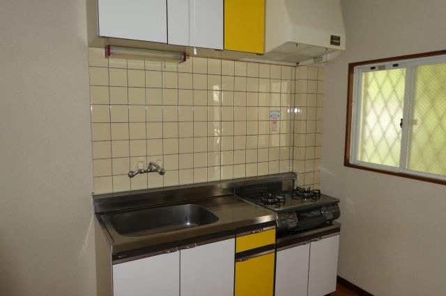 キッチン　２口ガスコンロ付き