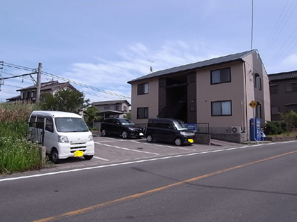 知多郡武豊町字池田のアパートの建物外観