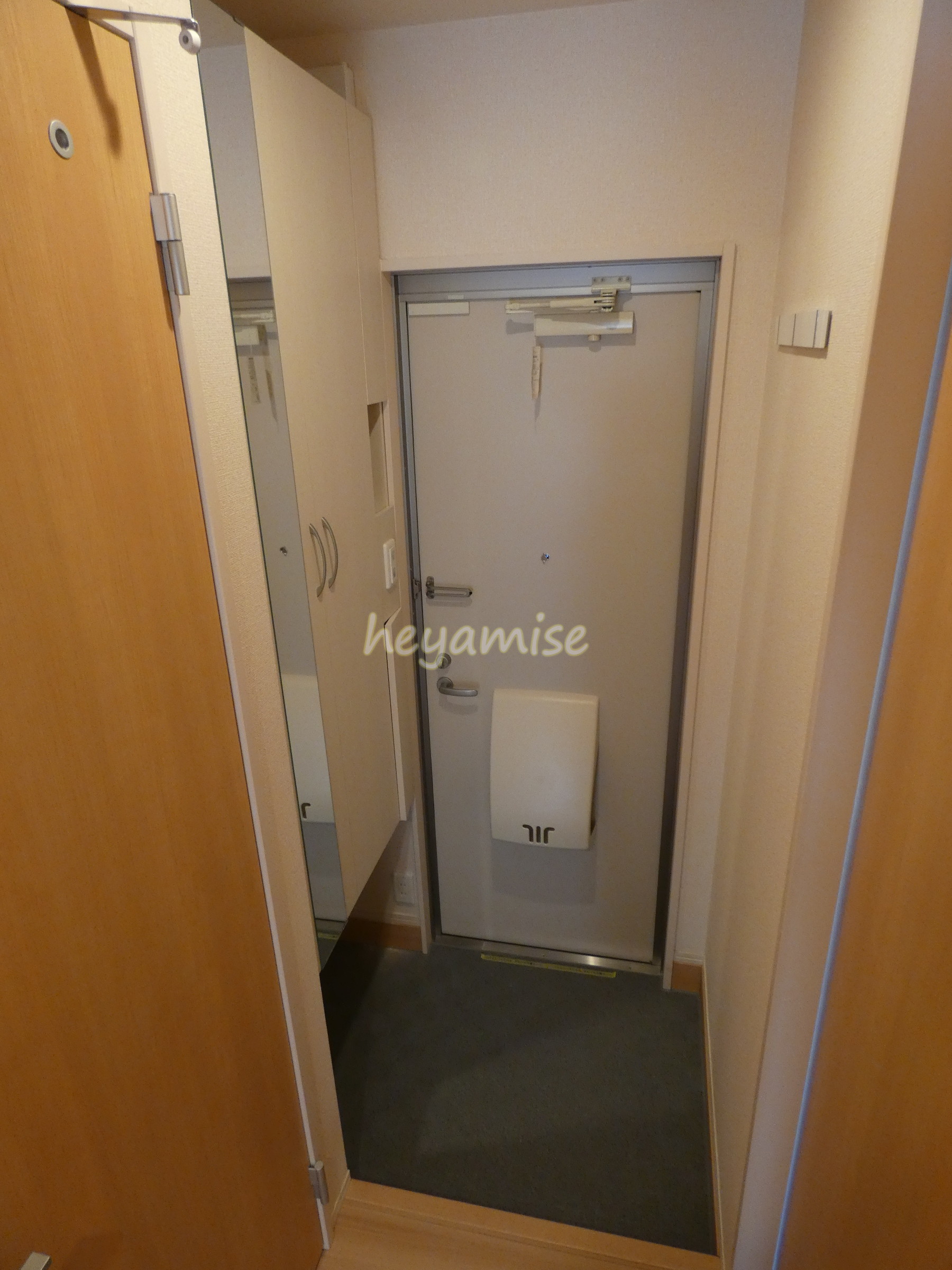 玄関　来客があっても十分な広さの玄関です☆