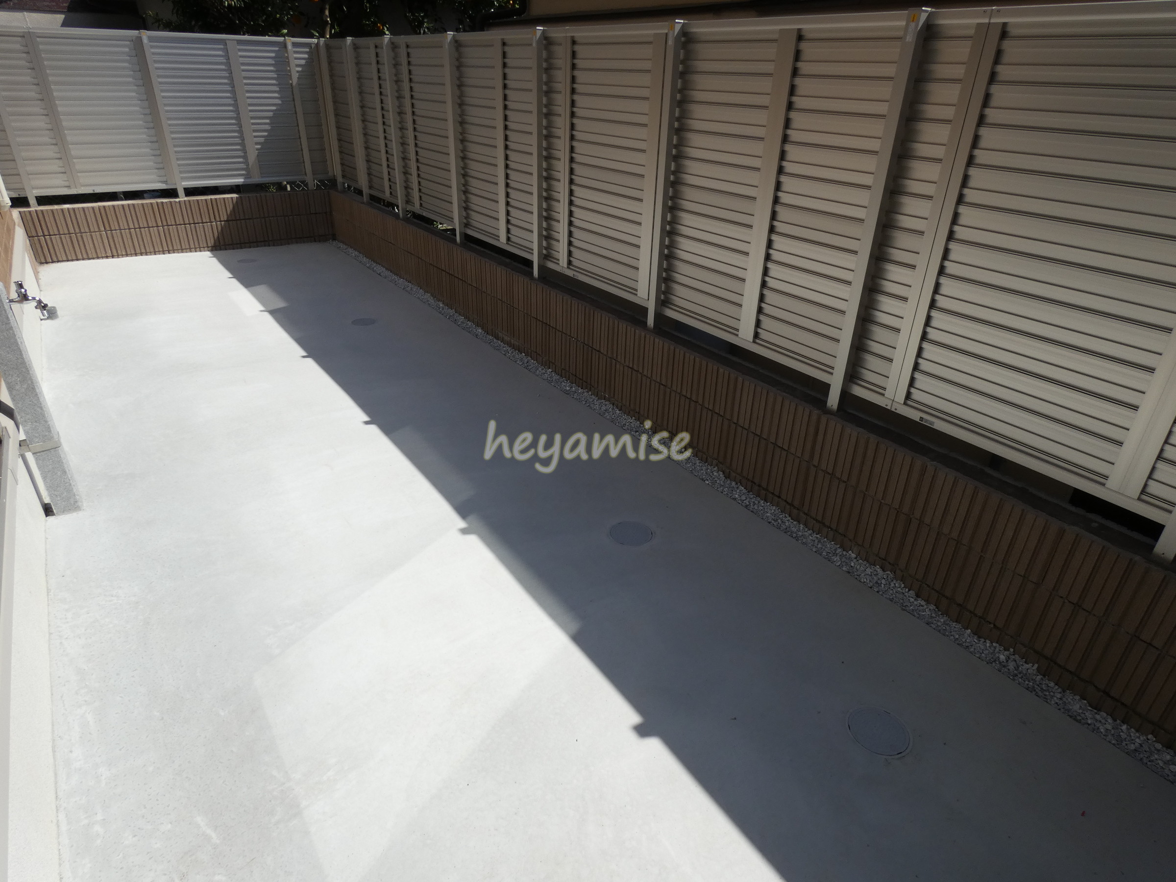 バルコニー　南向きのテラス、目隠しが高いので人目が気になりません☆