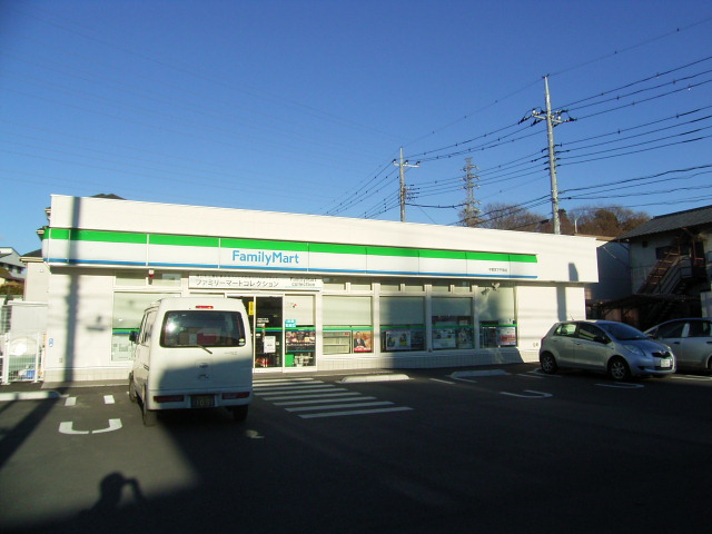 コンビニ　ファミリーマート宇都宮下戸祭店（コンビニ）まで298m