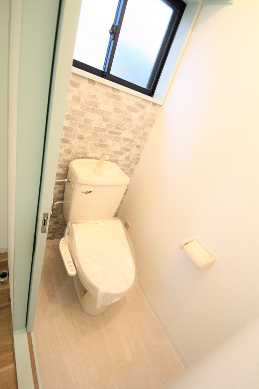 トイレ　ウォシュレット標準装備。