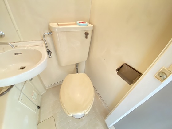 トイレ　※別号室の写真です