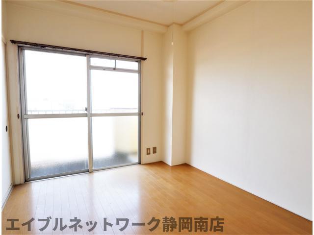 居室・リビング　ゆったりとした居間です