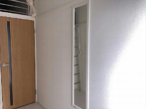 居室・リビング　姿見