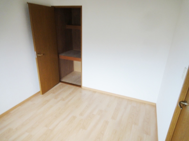 収納　写真は別号室のものです。