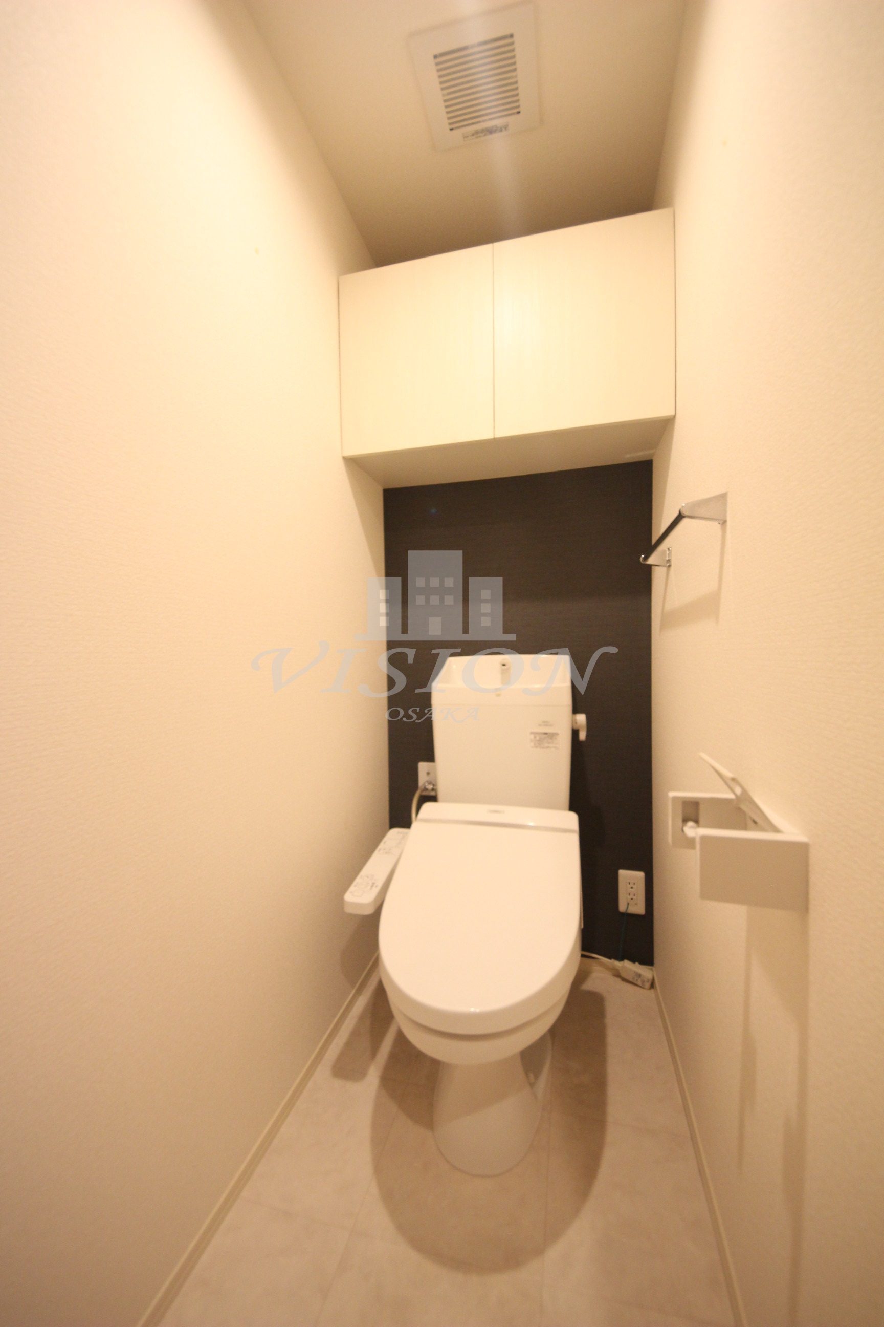 トイレ　室内写真は別タイプのものです