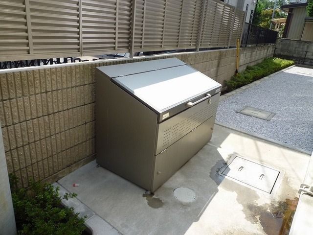 エントランス　専用ゴミ置場