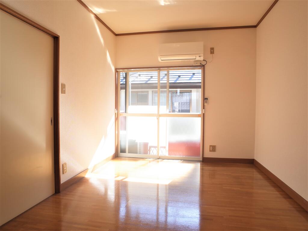 その他部屋・スペース　洋室6帖・エアコンが付いています♪