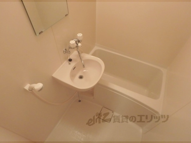 バス・シャワールーム　バス