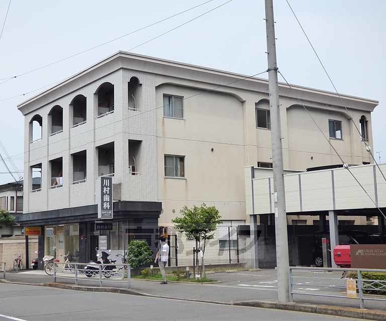 山田ビルの建物外観