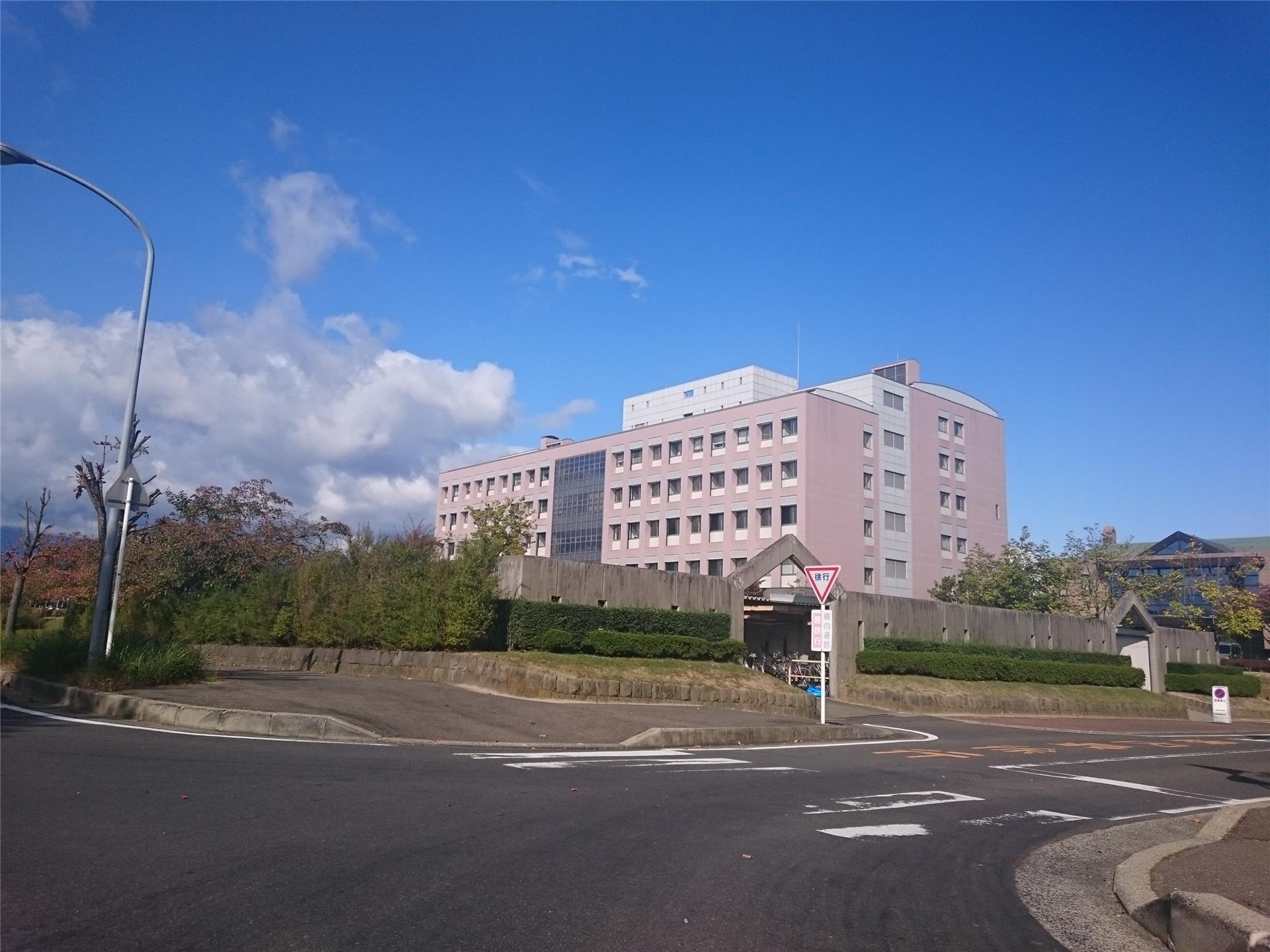 病院　公立大学法人福島県立医科大学附属病院（病院）まで1030m