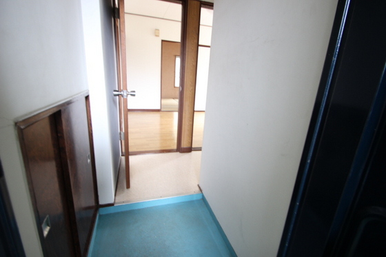 玄関　※別号室のお写真です