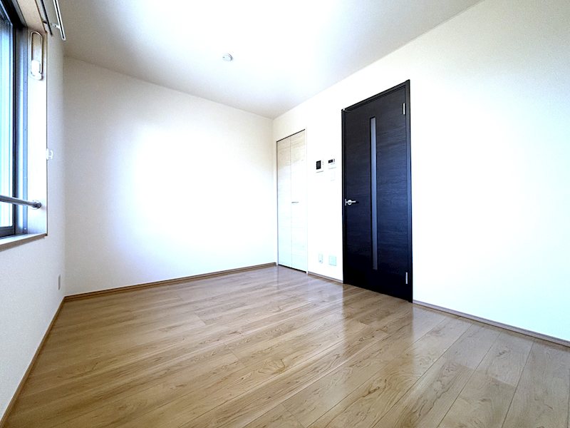 玄関　コンパクトながら収納力のある下駄箱