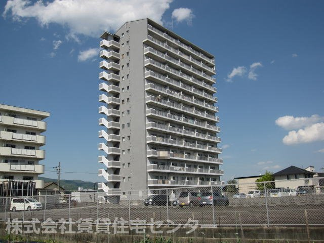 千代グランドマンションの建物外観