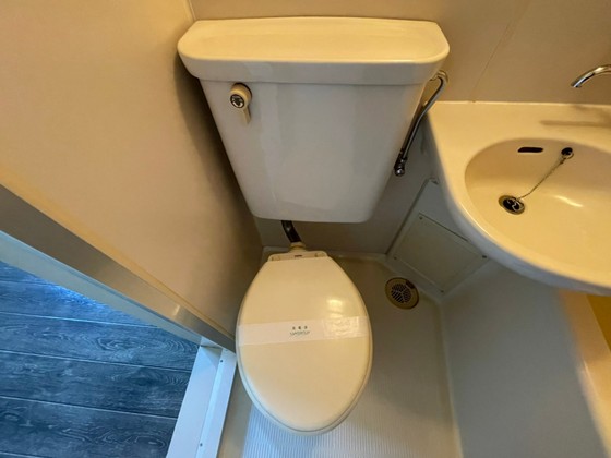 トイレ　※別号室のお写真です