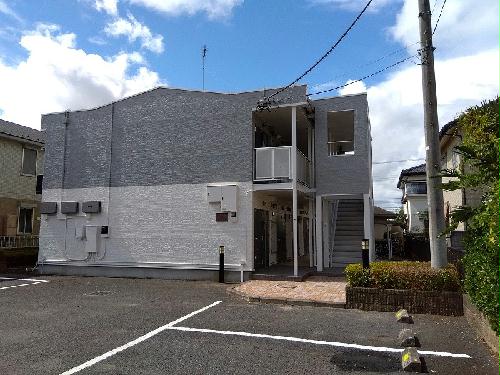 【レオパレスアローンライフIIの建物外観】