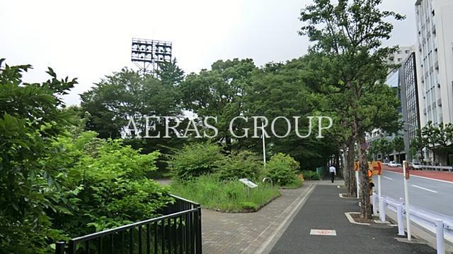 【エステムプラザ市谷外濠公園の公園】