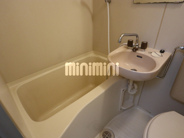 バス・シャワールーム　ユニットバスはお掃除楽です