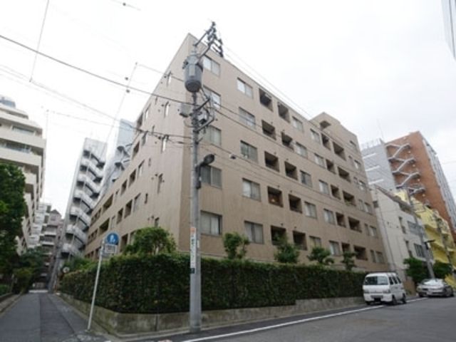 【千代田区麹町のマンションの建物外観】