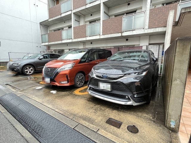 【甲子園口マンション雅園荘の駐車場】