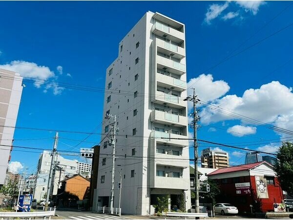 名古屋市中村区千原町のマンションの建物外観