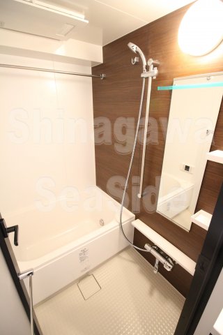 バス・シャワールーム　追い焚き機能付き