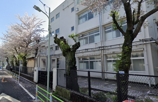 【大田区田園調布のアパートの小学校】