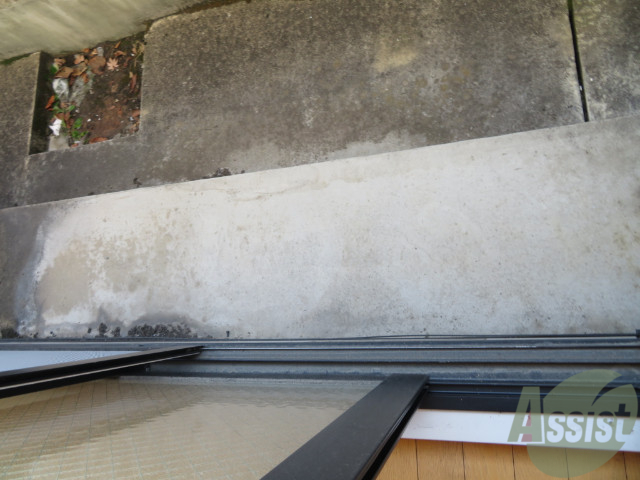 バルコニー　バルコニー。洗濯物がはかどりそうな広さがありますよ。