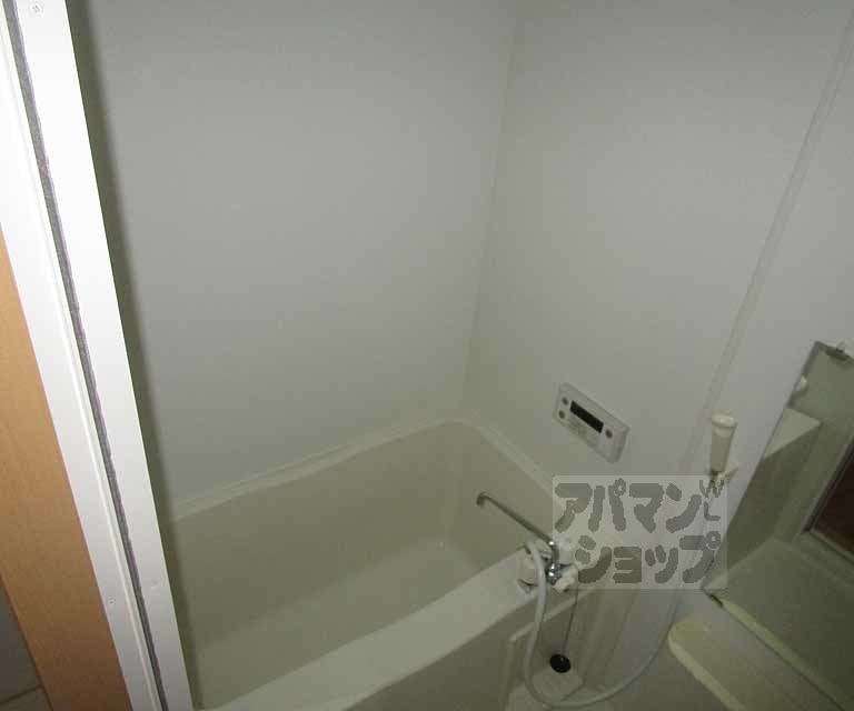 バス・シャワールーム　１０３号室の写真です。