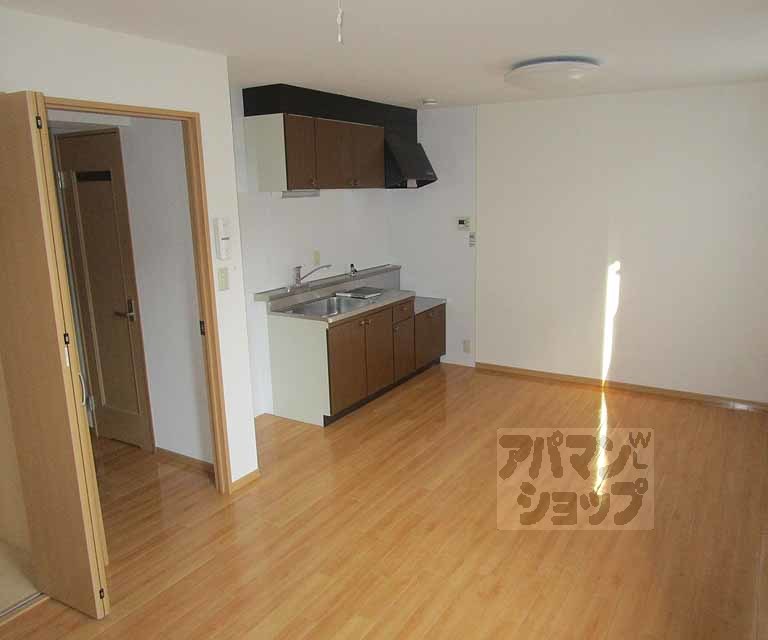 居室・リビング　１０３号室の写真です。