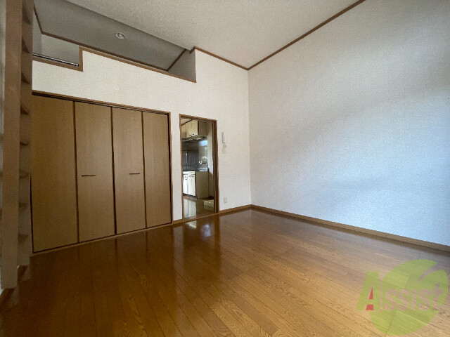 その他部屋・スペース　フローリングなので、ベッドも置けちゃいます。